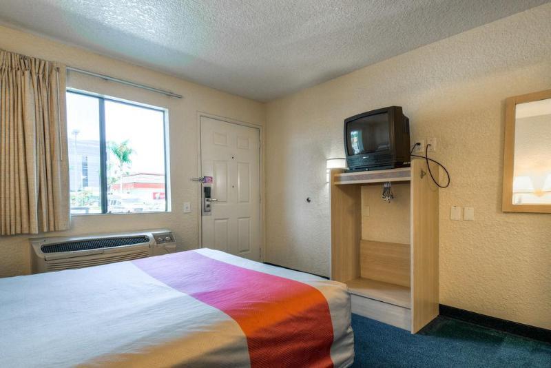 Motel 6-Anaheim, Ca - Buena Park Eksteriør billede