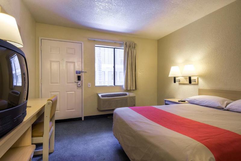 Motel 6-Anaheim, Ca - Buena Park Eksteriør billede