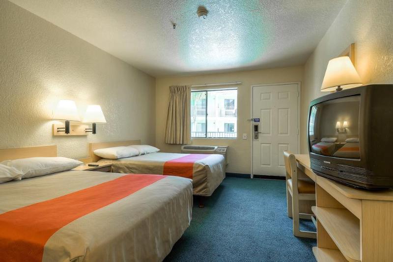 Motel 6-Anaheim, Ca - Buena Park Eksteriør billede