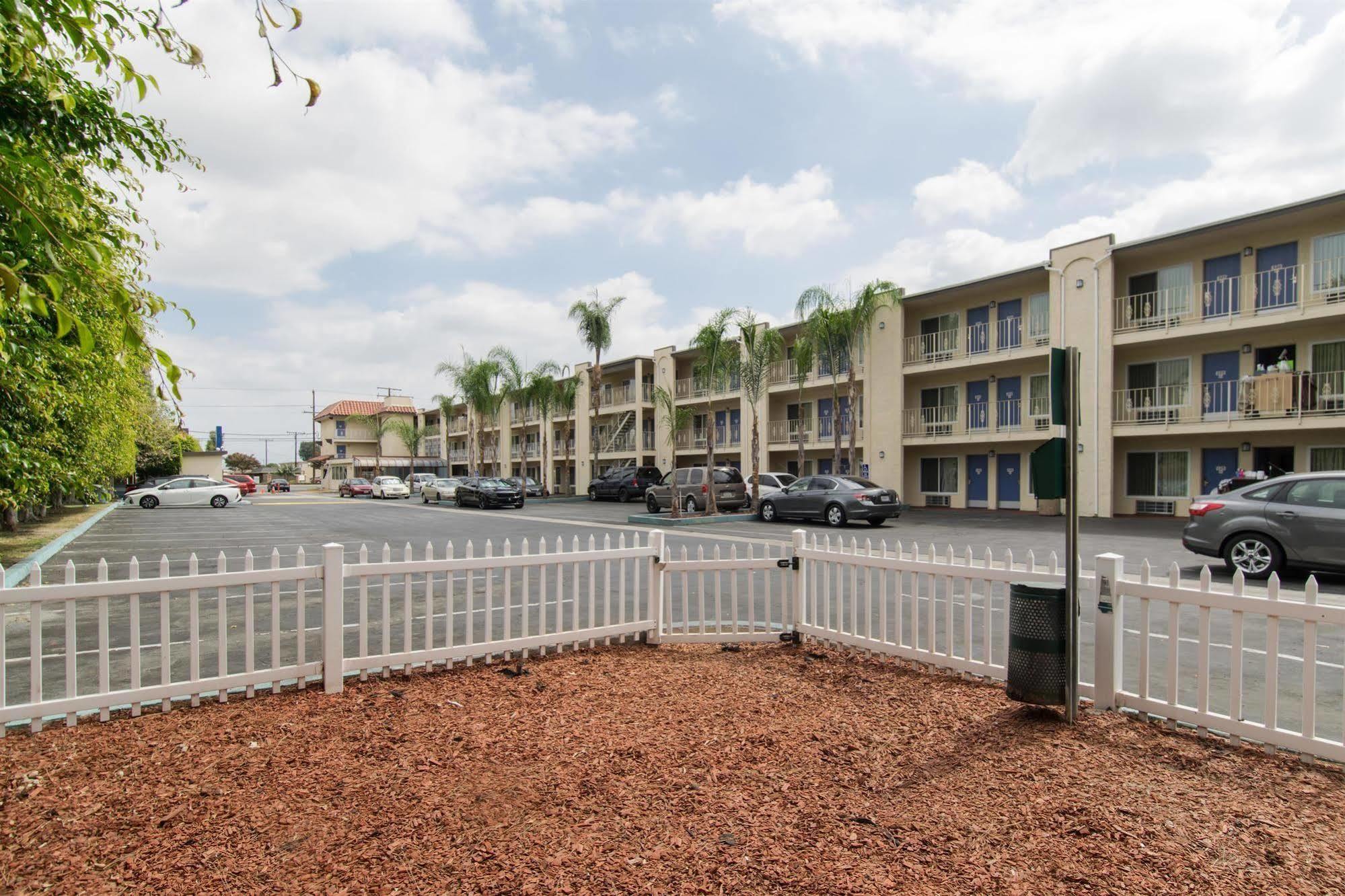 Motel 6-Anaheim, Ca - Buena Park Eksteriør billede